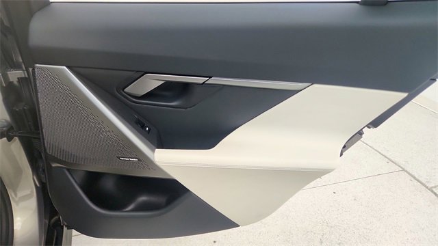 Used 2025 BMW i5 xDrive40 image 29