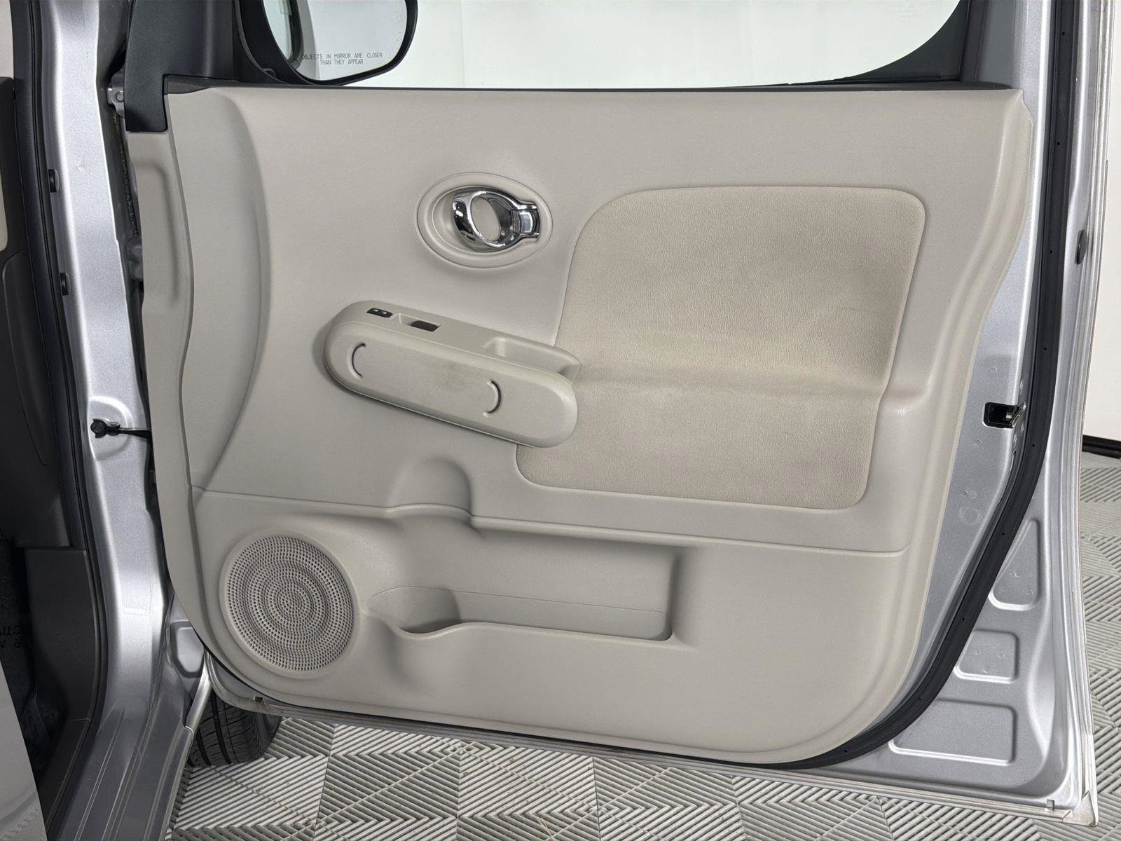 Used 2010 Nissan Cube 1.8 S w/ Interior Designer Pkg image 27