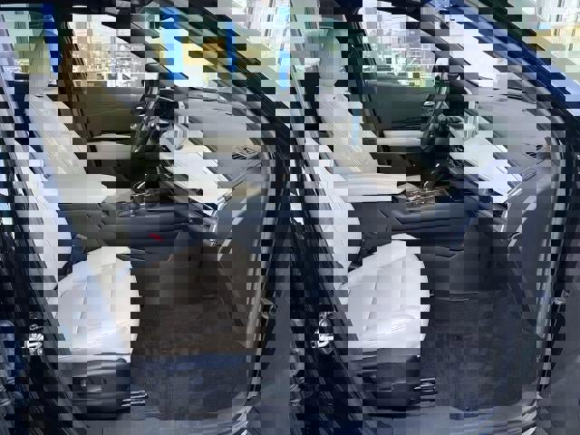 Used 2024 Cadillac XT4 Luxury w/ Cold Weather Package image 13