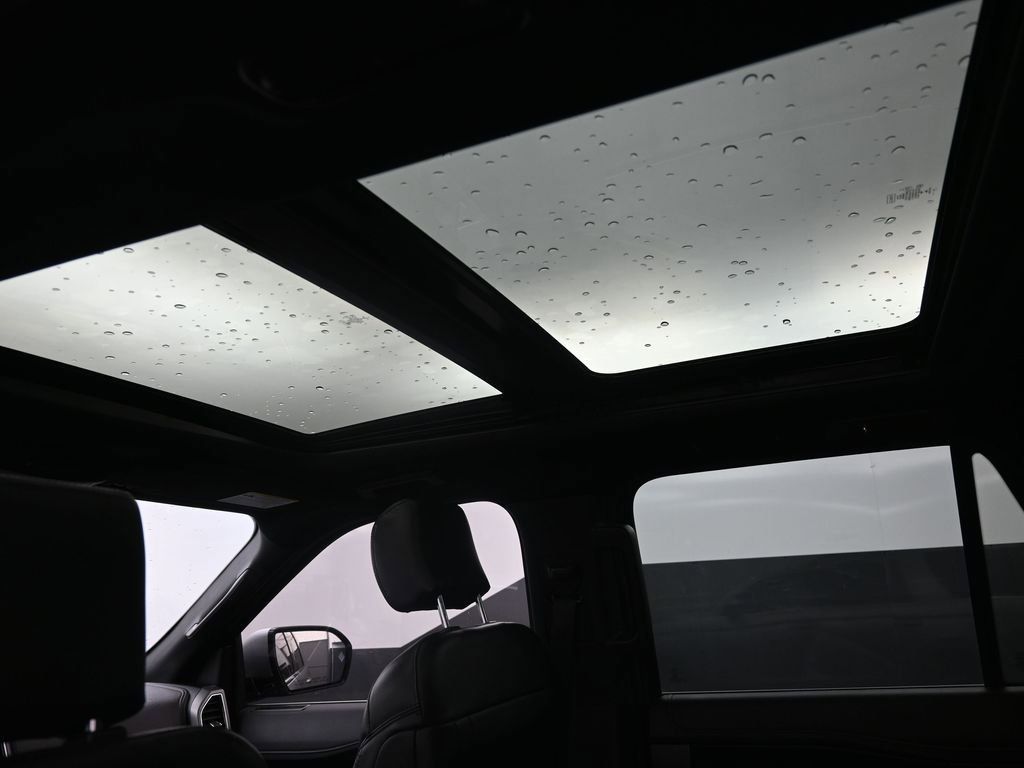 Used 2020 Ford Expedition XLT w/ Equipment Group 202A image 2