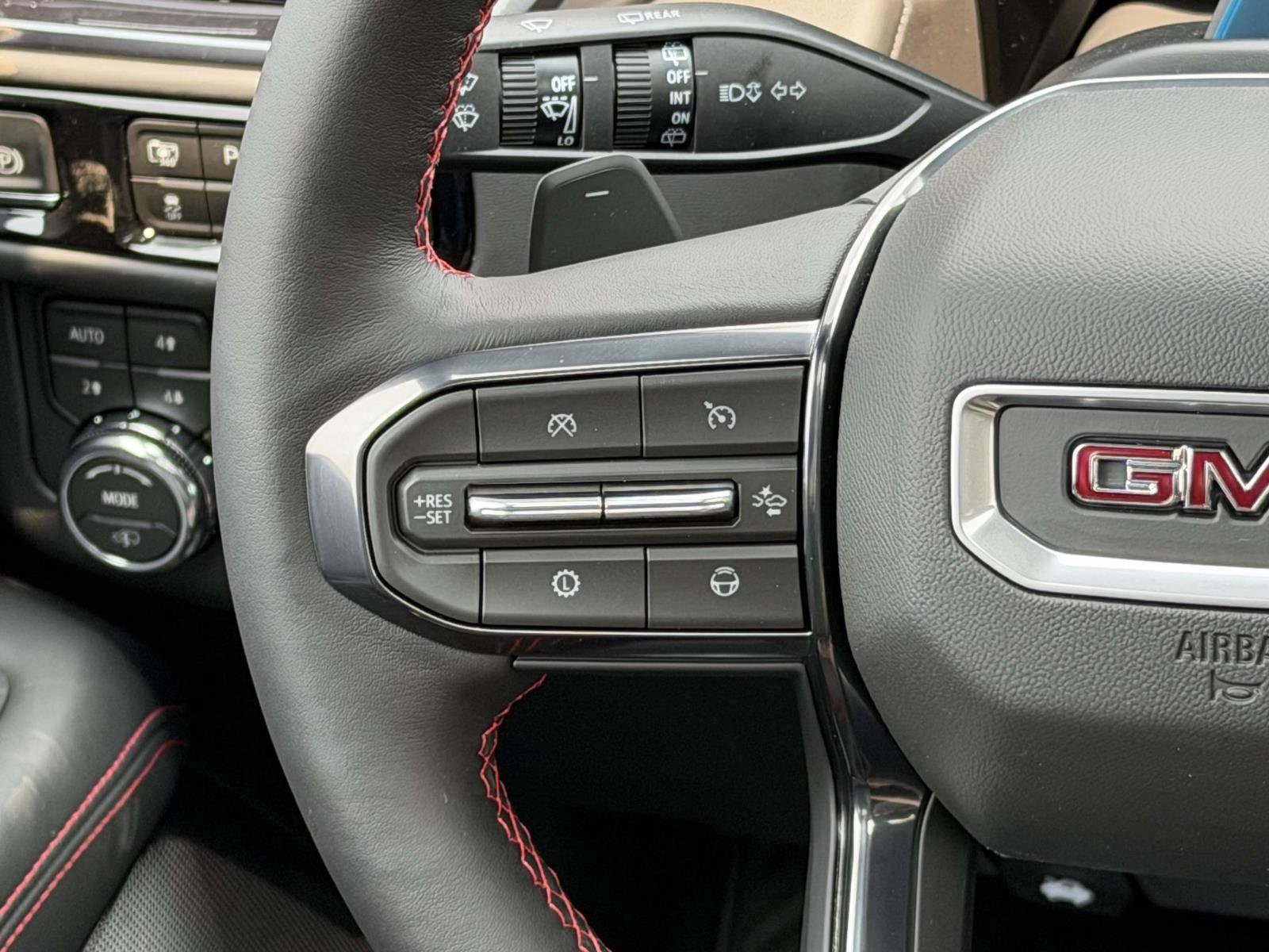 New 2026 GMC Yukon AT4 Ultimate AWD/4WD image 19