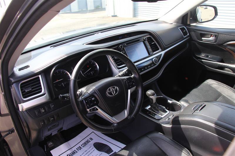 Used 2014 Toyota Highlander Limited FWD image 23