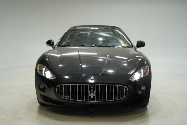 Used 2016 Maserati GranTurismo Convertible image 2