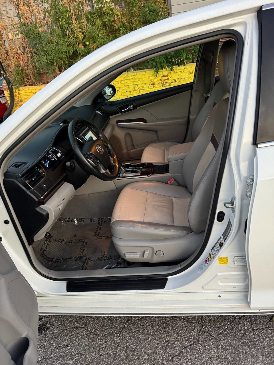 Used 2012 Toyota Camry XLE image 9