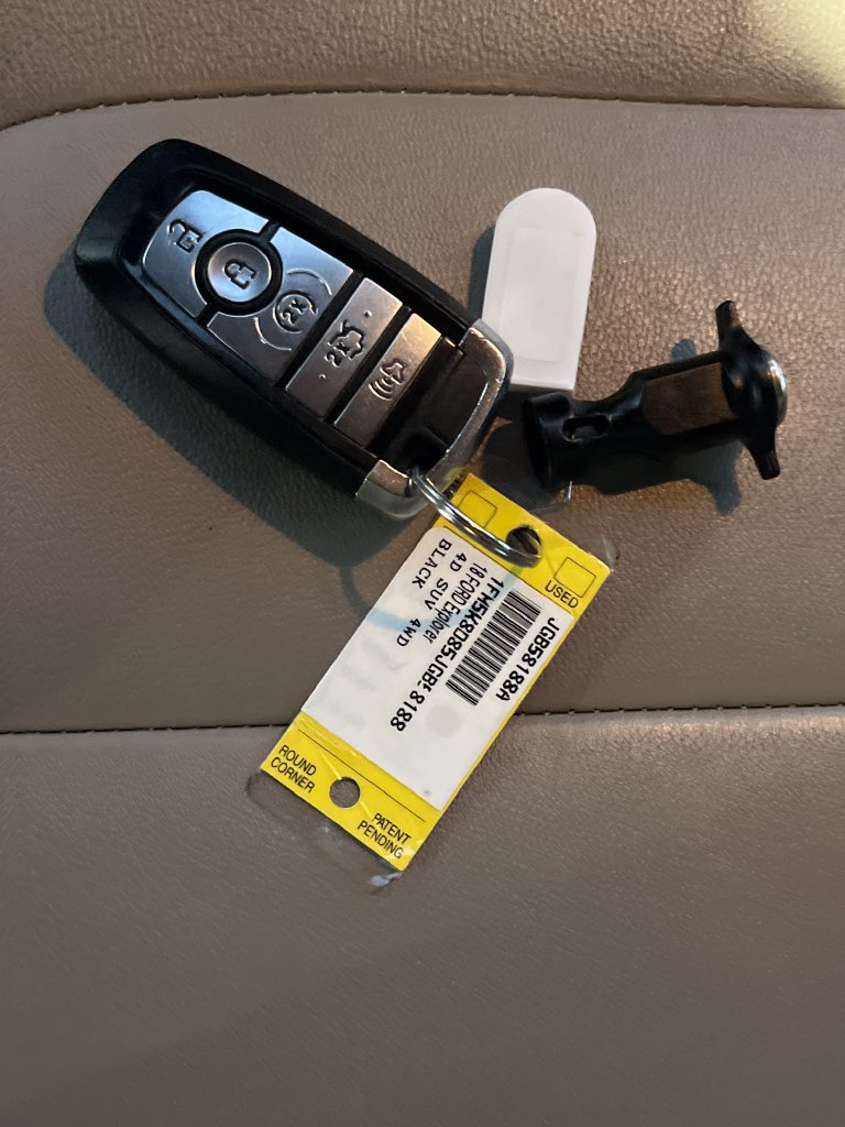 Used 2018 Ford Explorer XLT w/ Equipment Group 202A AWD/4WD image 30