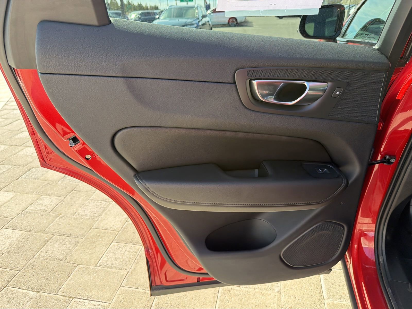 Certified 2025 Volvo XC60 B5 Core w/ Protection Package Premier image 20