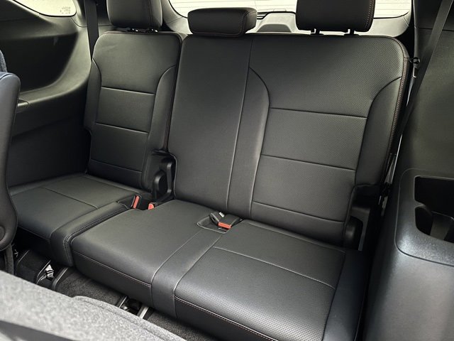 New 2026 Chevrolet Traverse RS w/ LPO, Floor Liner Package image 20