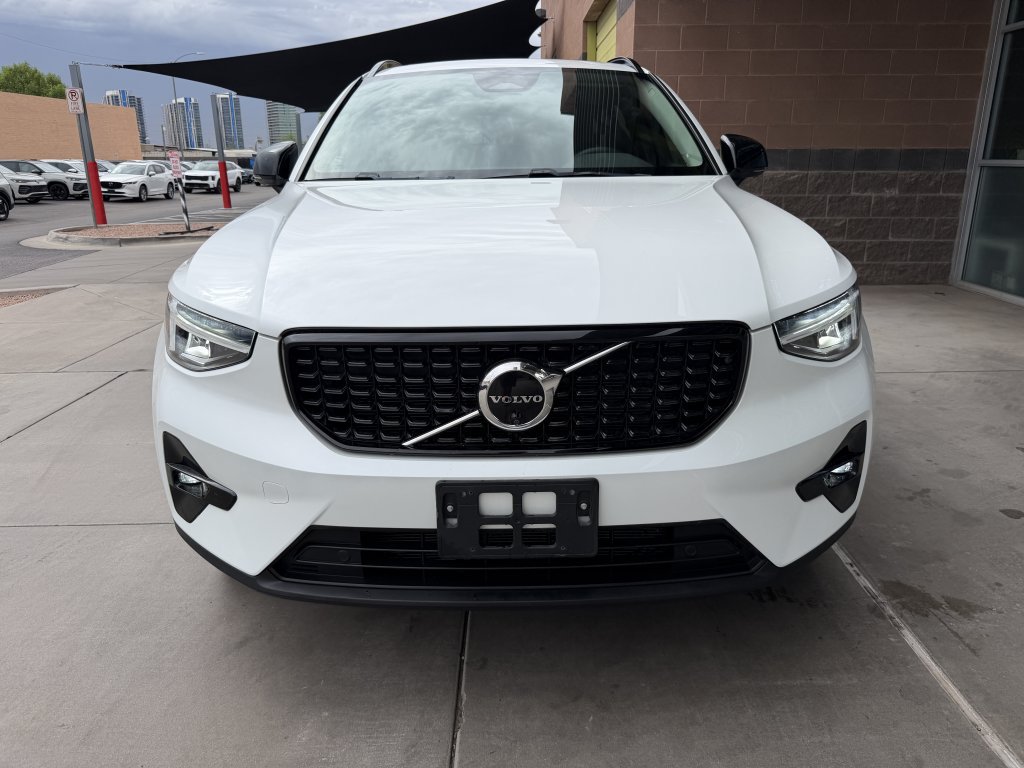 Used 2023 Volvo XC40 B5 Plus w/ Driver Assist Package AWD/4WD image 10