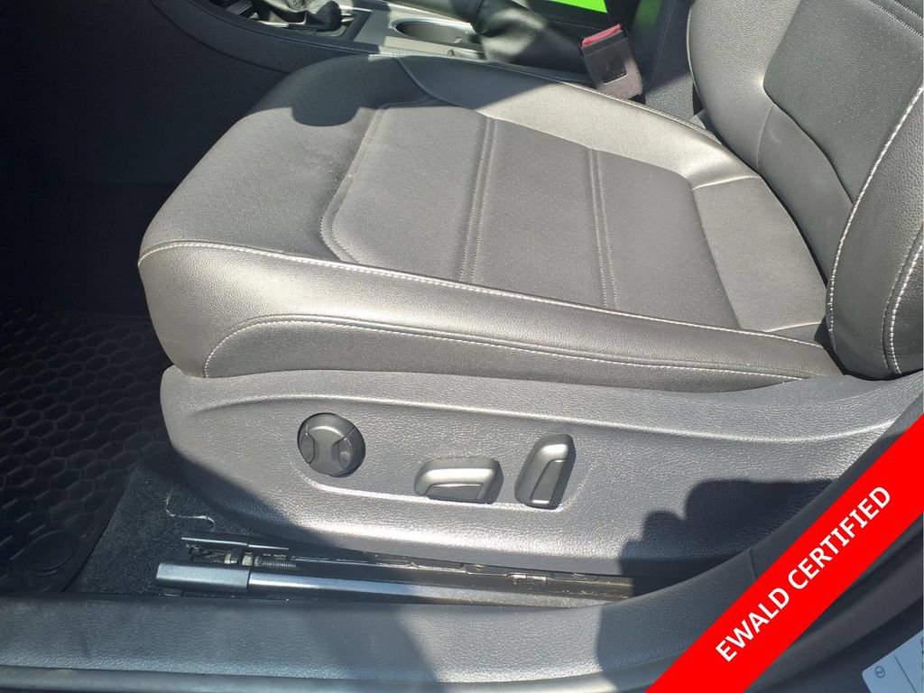 Used 2020 Volkswagen Passat 2.0T SE FWD image 8