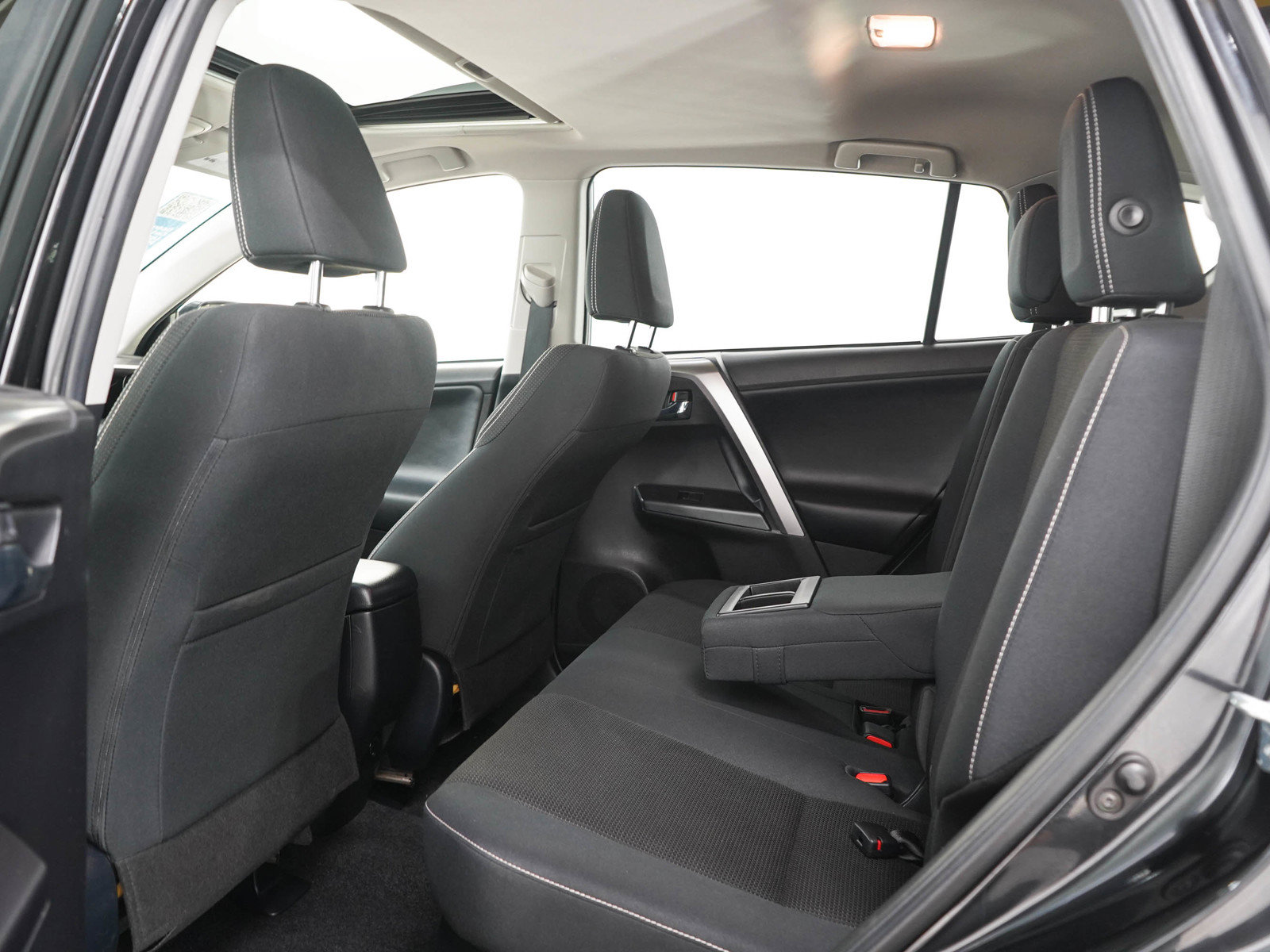 Used 2017 Toyota RAV4 XLE w/ Protection Package AWD/4WD image 14