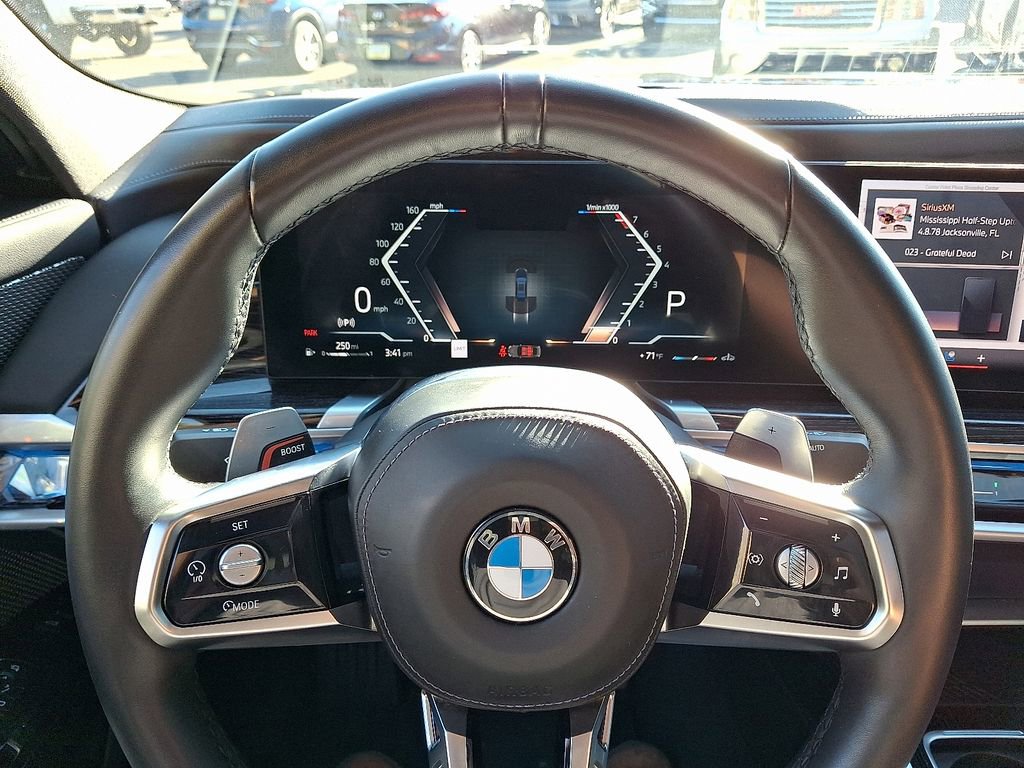Used 2025 BMW 740i xDrive image 22