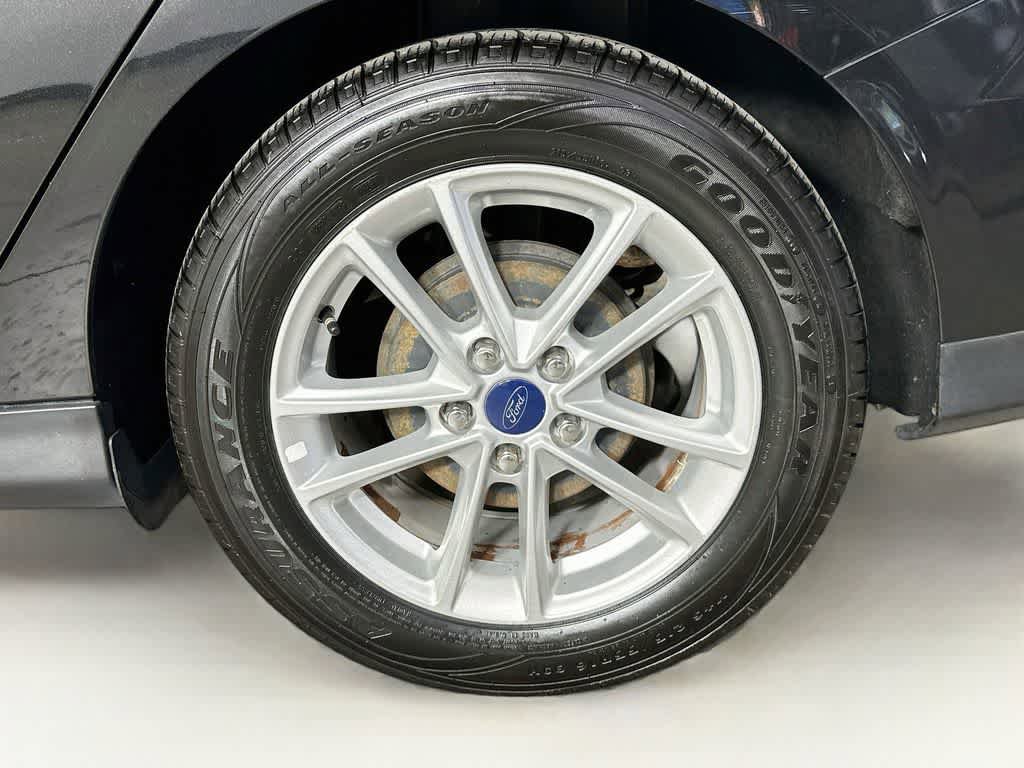 Used 2015 Ford Focus SE FWD image 8