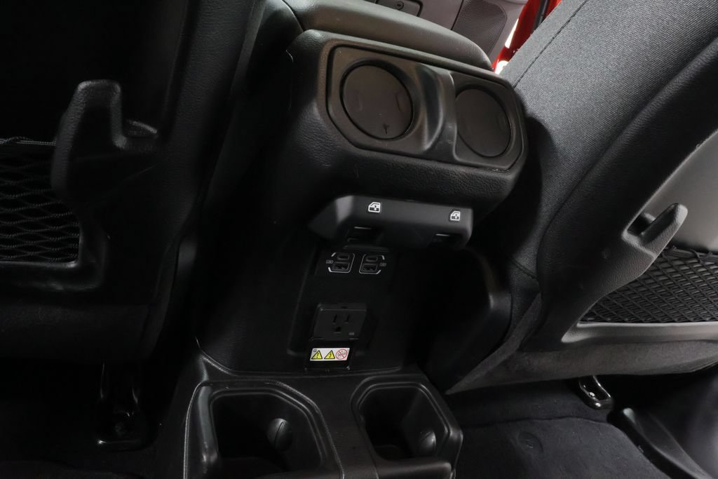 Used 2026 Jeep Wrangler Unlimited Rubicon AWD/4WD image 24
