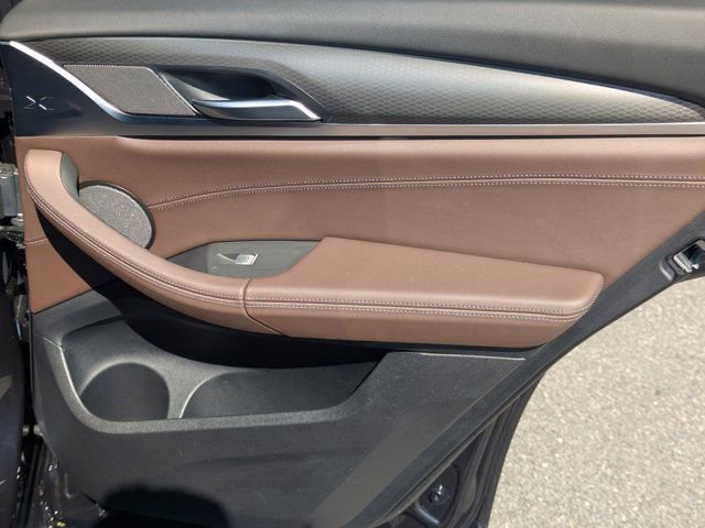 Used 2024 BMW X4 xDrive30i w/ Premium Package image 15