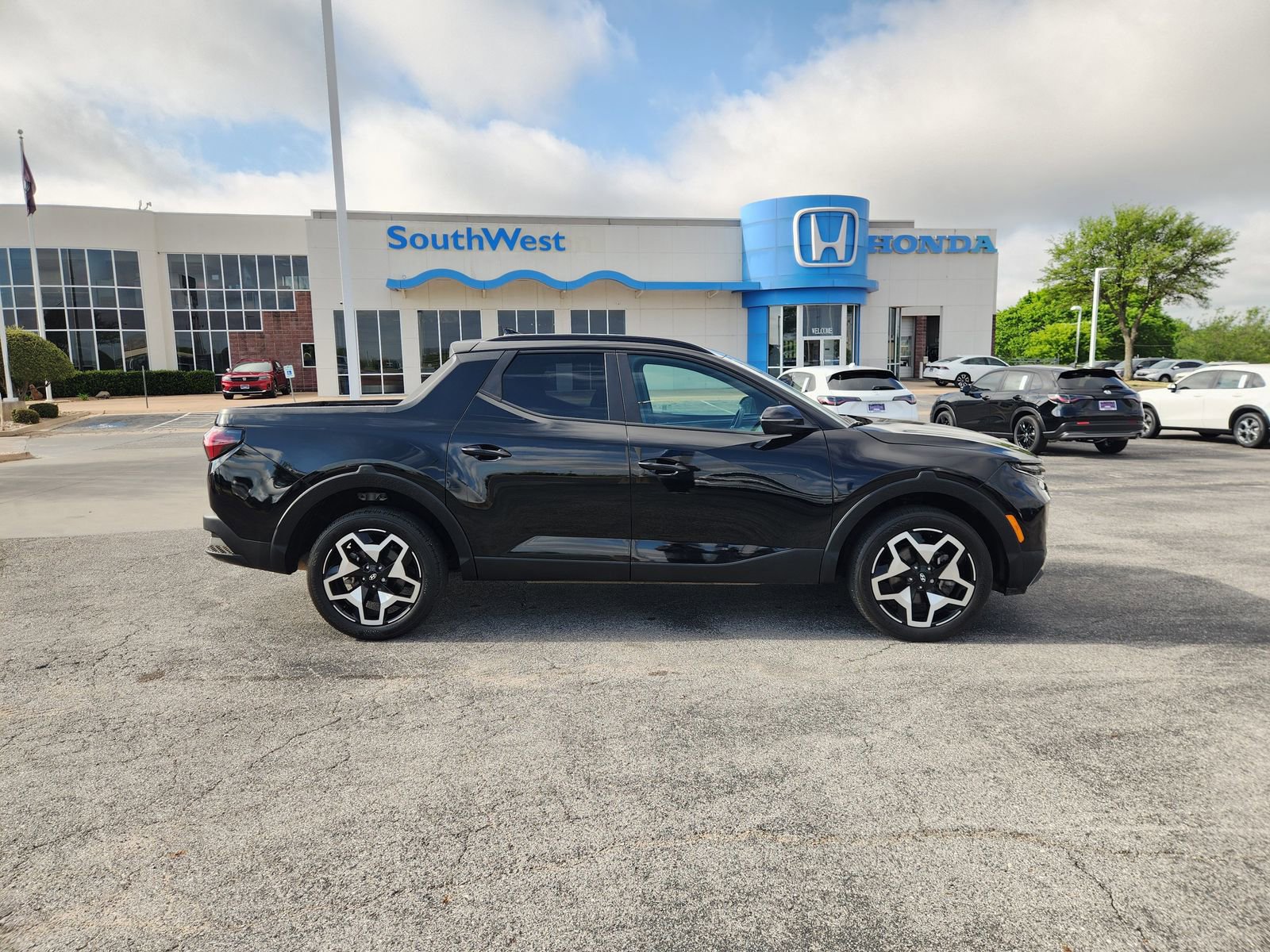 Used 2024 Hyundai Santa Cruz Limited AWD/4WD image 7