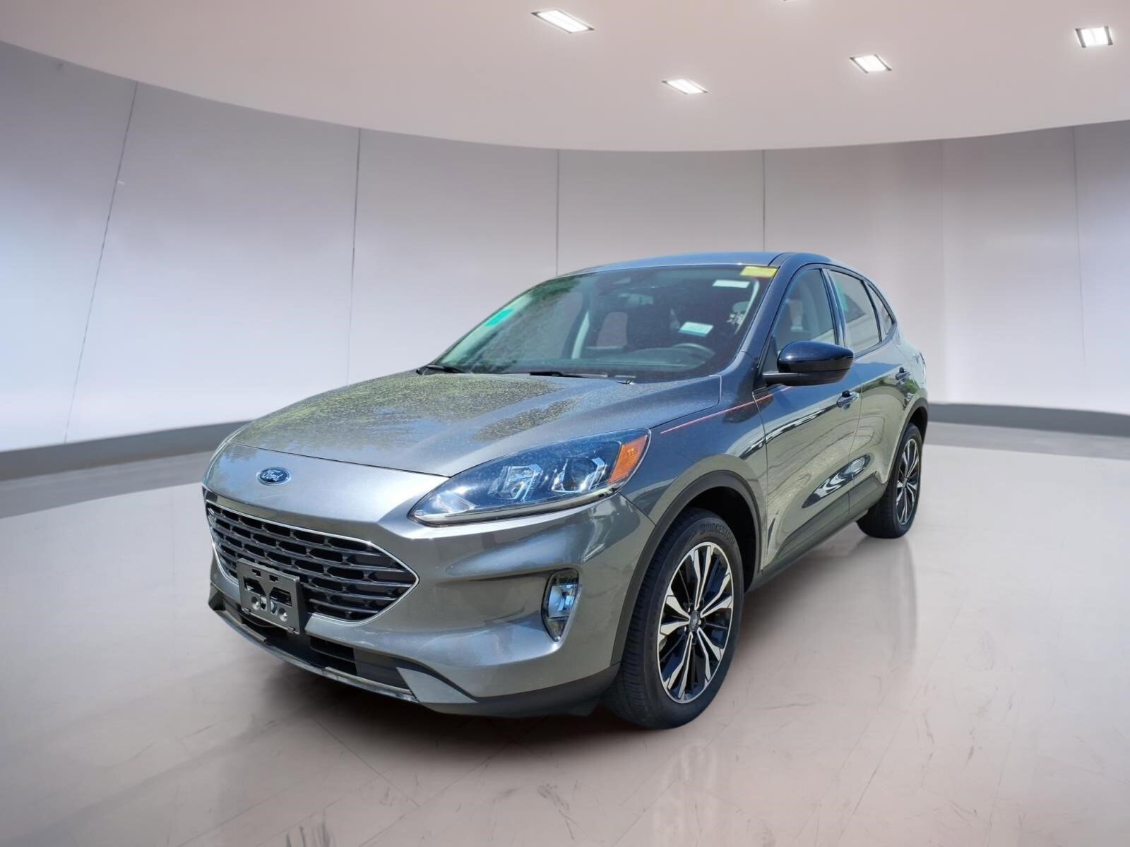 Used 2022 Ford Escape SEL w/ SEL Stealth AWD Package image 2