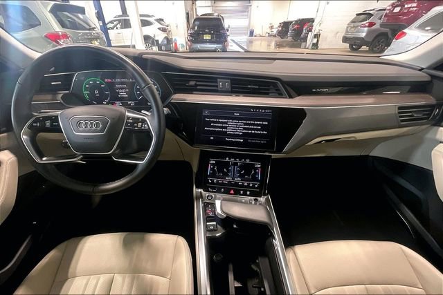 Certified 2024 Audi Q8 e-tron Premium Plus w/ Premium Plus Package image 15