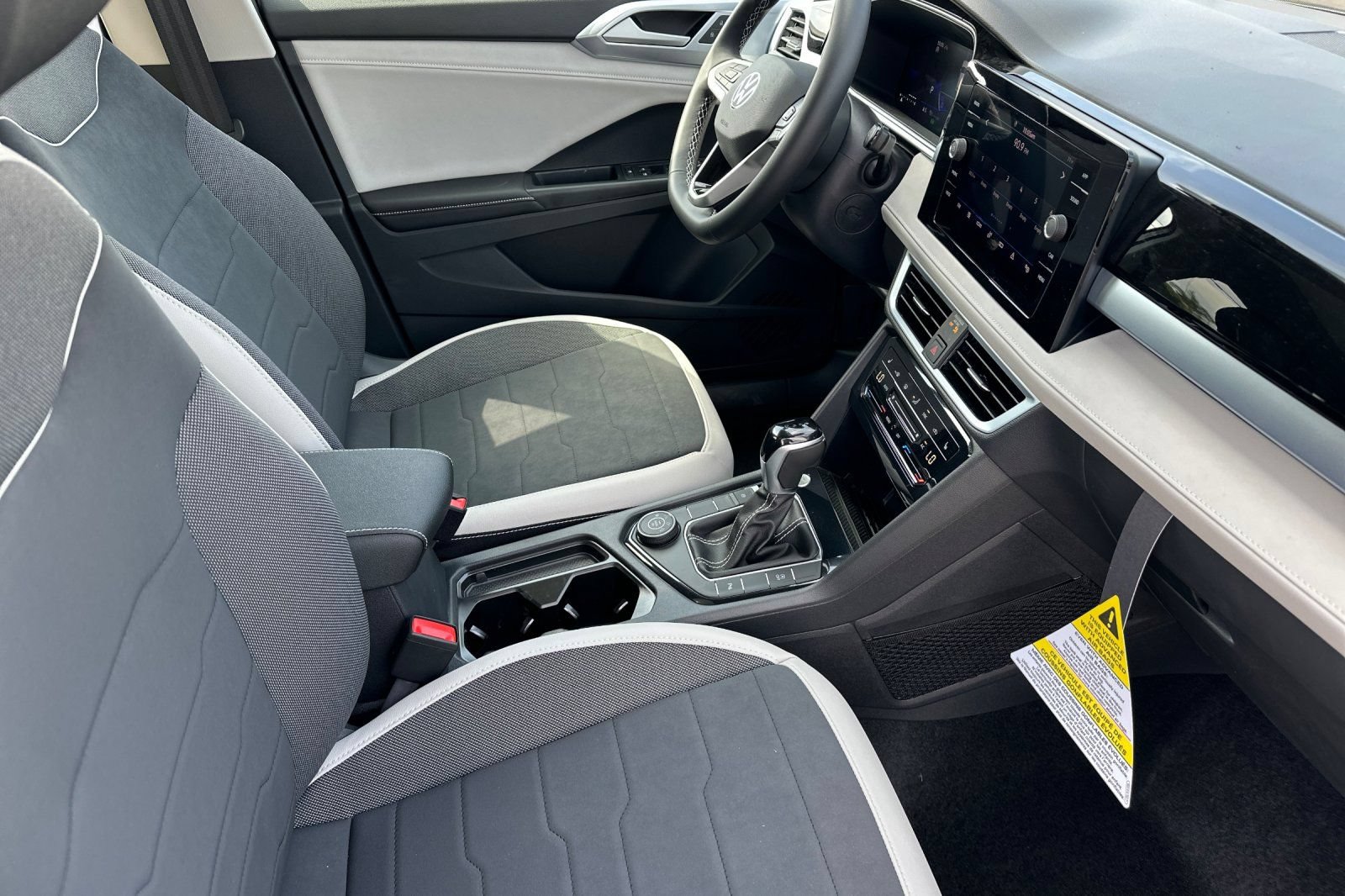 New 2026 Volkswagen Taos SE AWD/4WD image 16