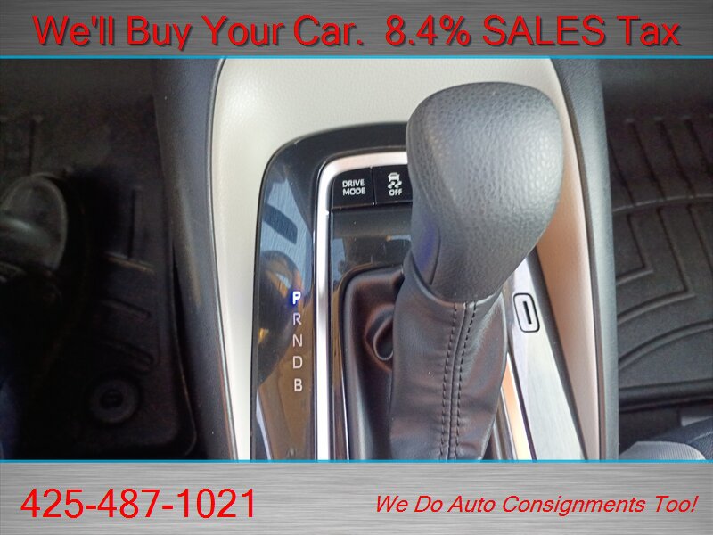 Used 2024 Toyota Corolla LE FWD image 30