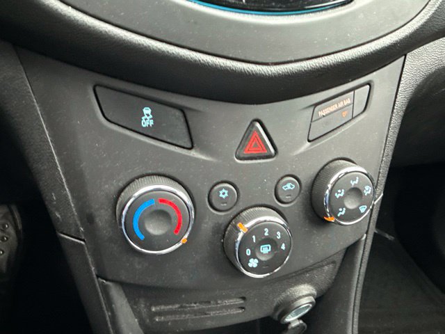 Used 2016 Chevrolet Trax LS AWD/4WD image 12