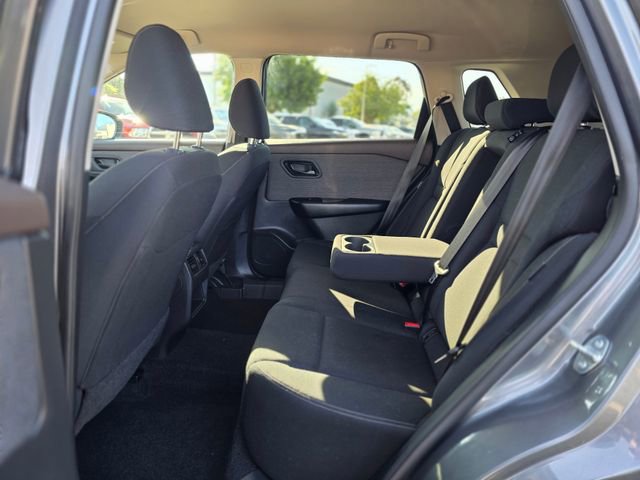 Used 2023 Nissan Rogue S image 15