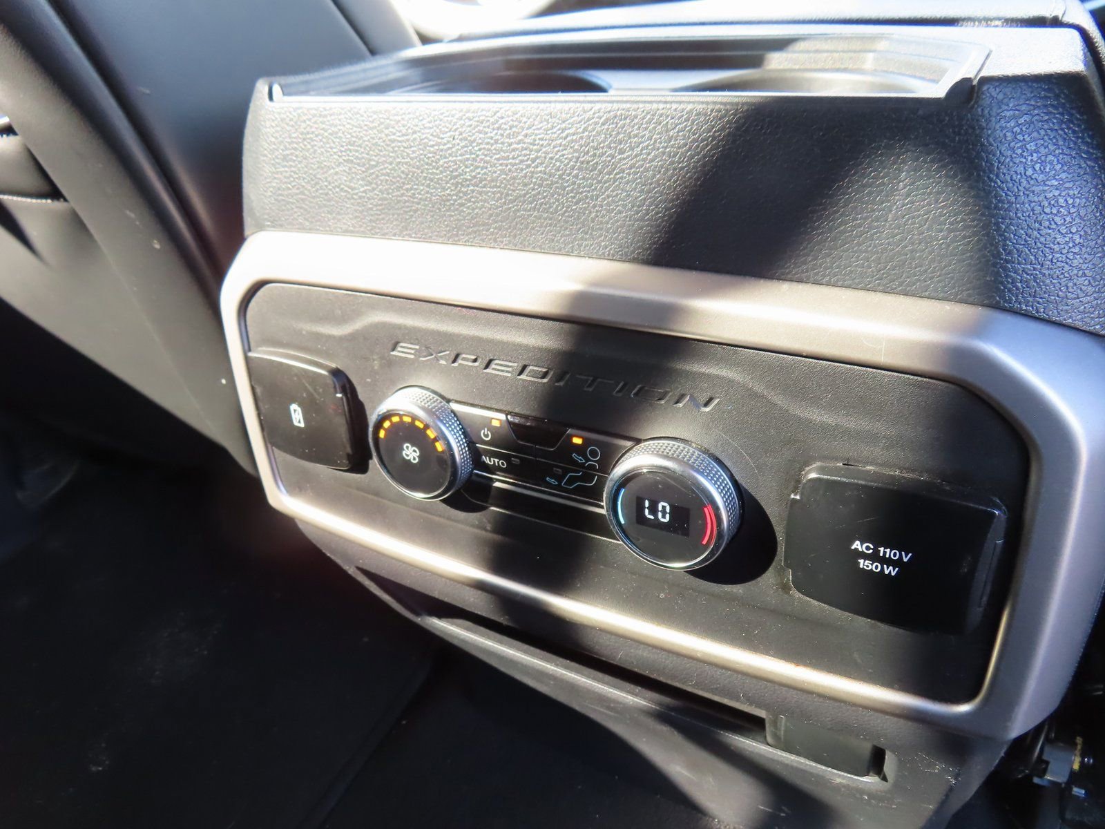 Used 2024 Ford Expedition Max XLT image 36