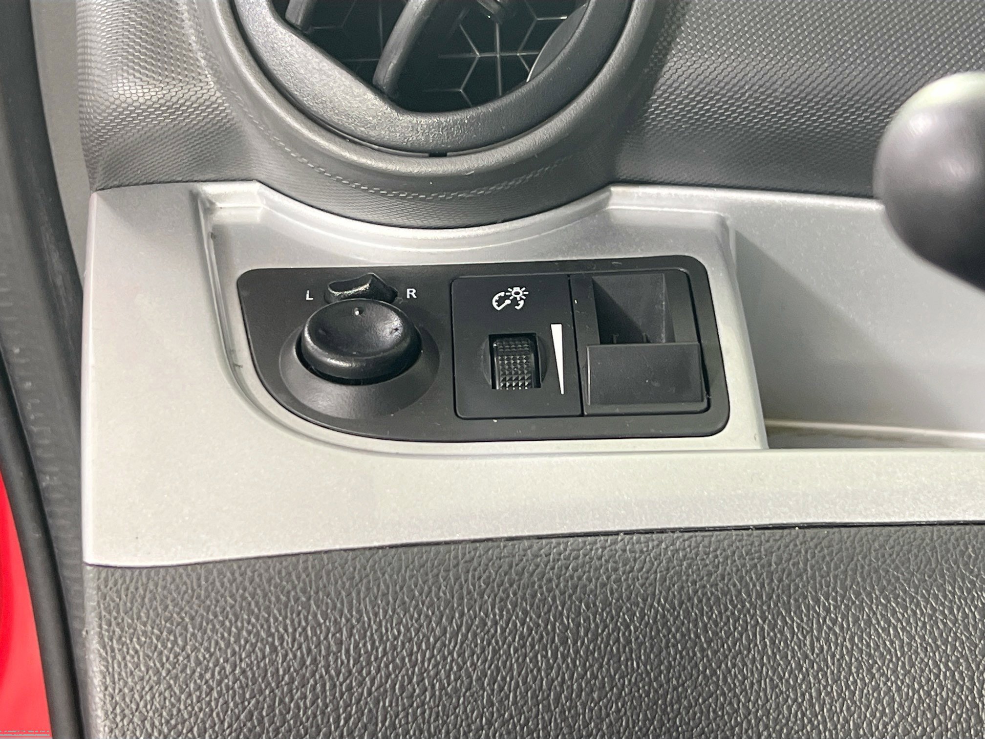 Used 2015 Chevrolet Spark LT image 10