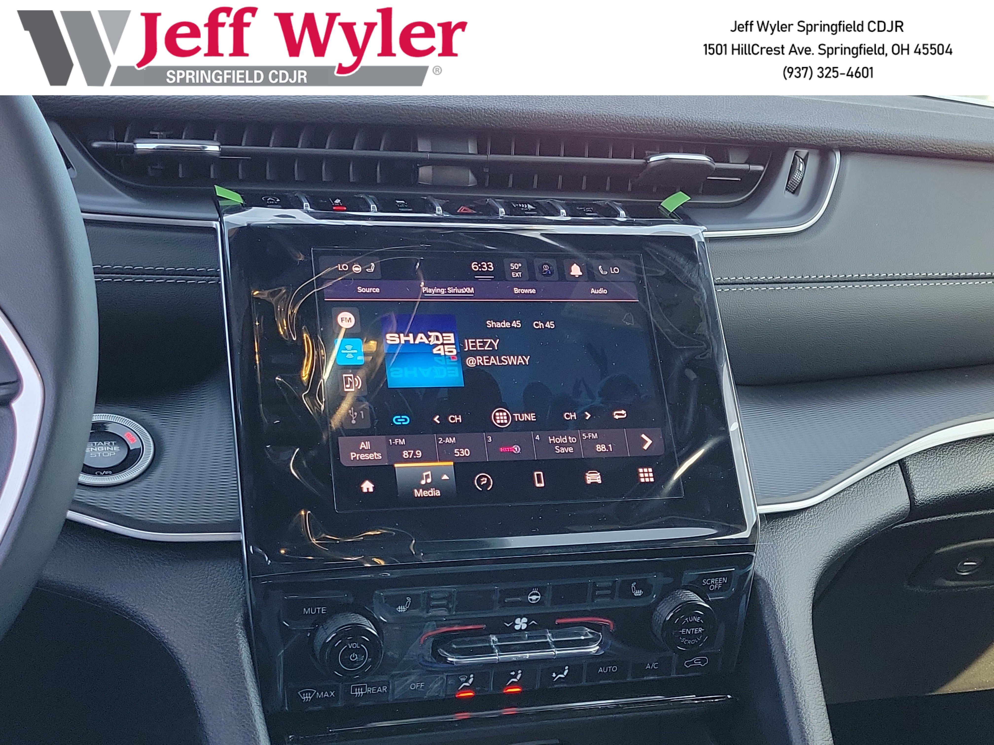 New 2025 Jeep Grand Cherokee L Altitude image 11