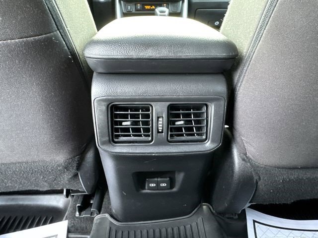 Used 2022 Toyota RAV4 SE image 21