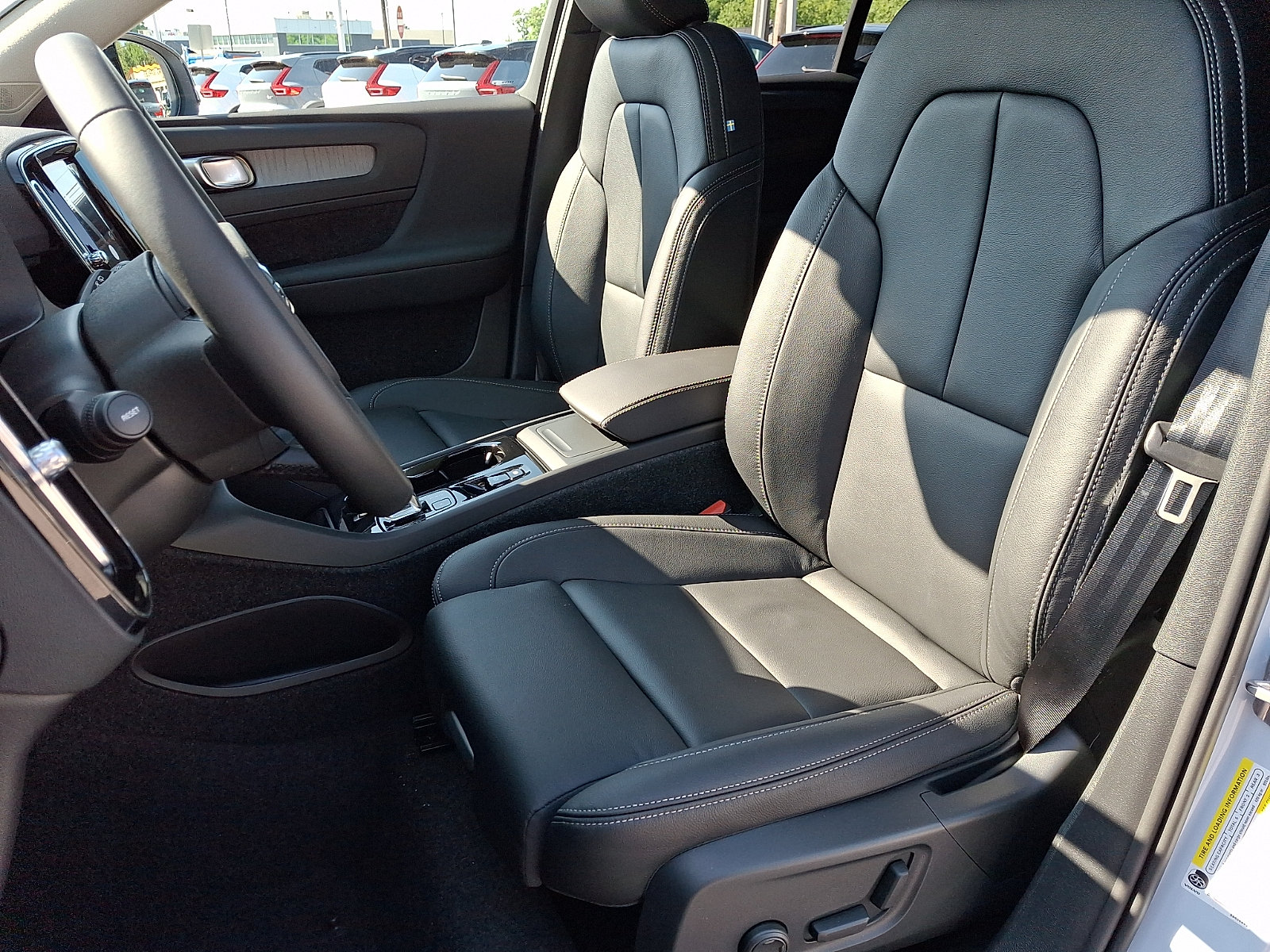 New 2026 Volvo XC40 B5 Plus w/ Protection Package Premier AWD/4WD image 9