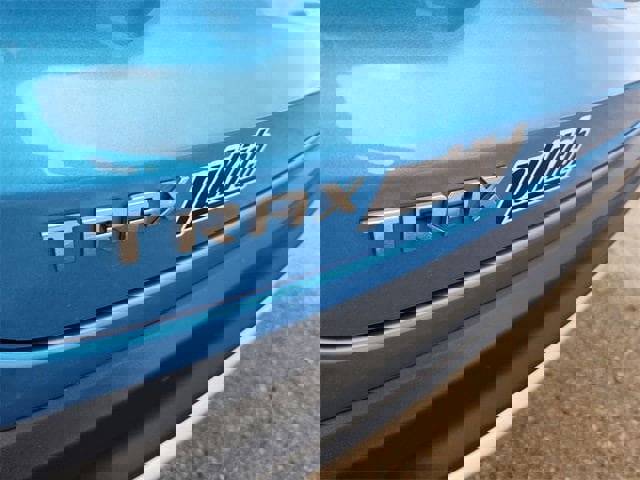 Certified 2025 Chevrolet Trax LT w/ LT Convenience Package image 29