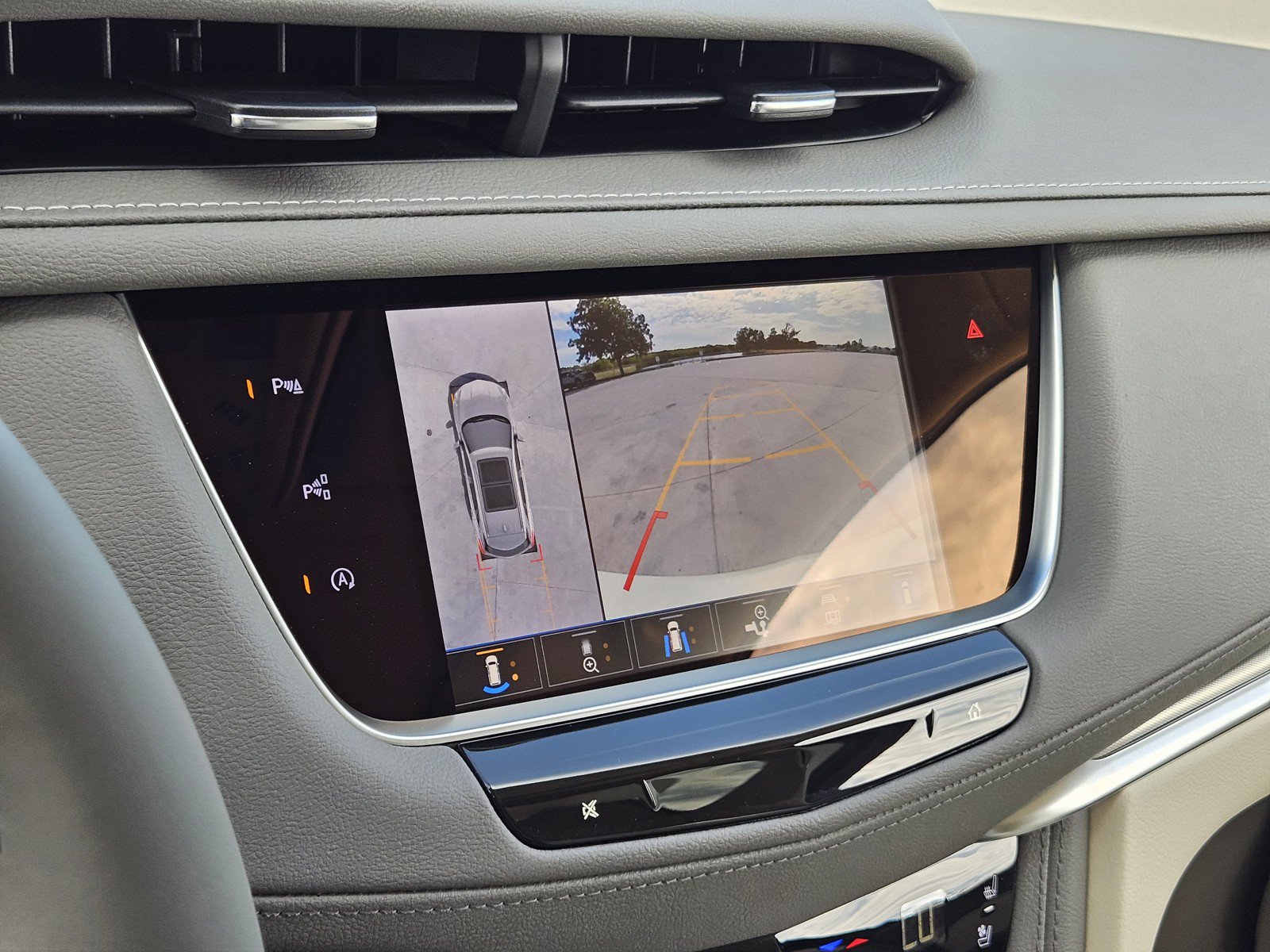 New 2026 Cadillac XT5 Premium Luxury w/ Driver Assist Package AWD/4WD image 13