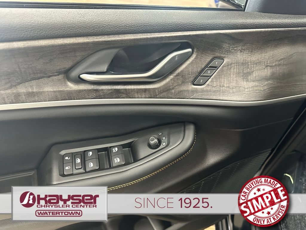 New 2026 Jeep Grand Cherokee Limited AWD/4WD image 13