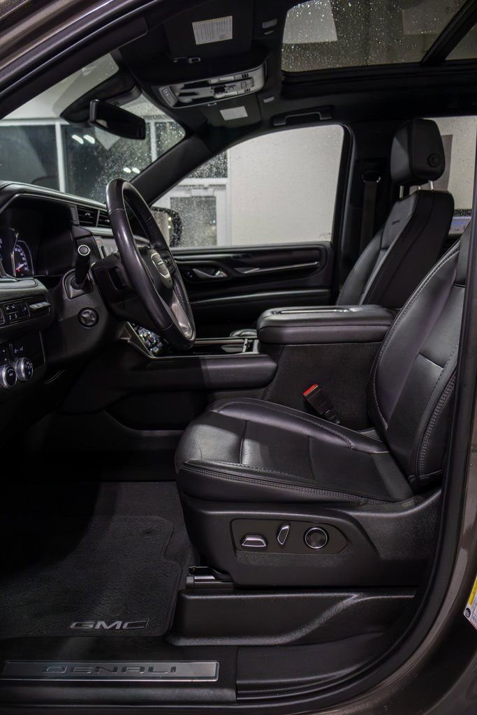 Used 2021 GMC Yukon Denali image 15