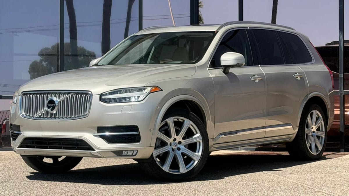 Used 2017 Volvo XC90 T6 Inscription w/ Vision Package AWD/4WD image 4