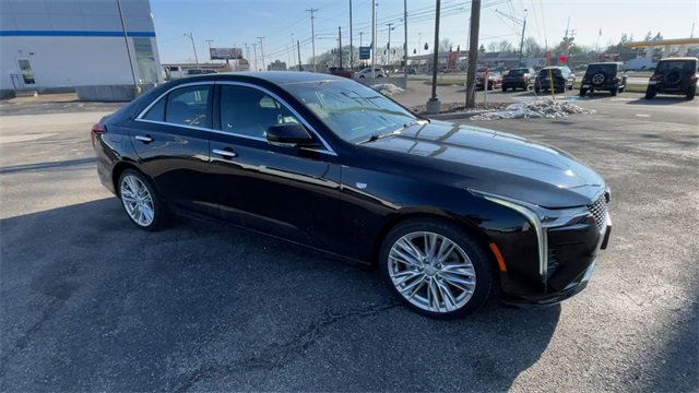 Used 2021 Cadillac CT4 Premium Luxury image 3