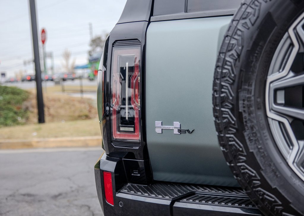 Used 2024 GMC Hummer EV 3X w/ LPO, Illumination Package image 25