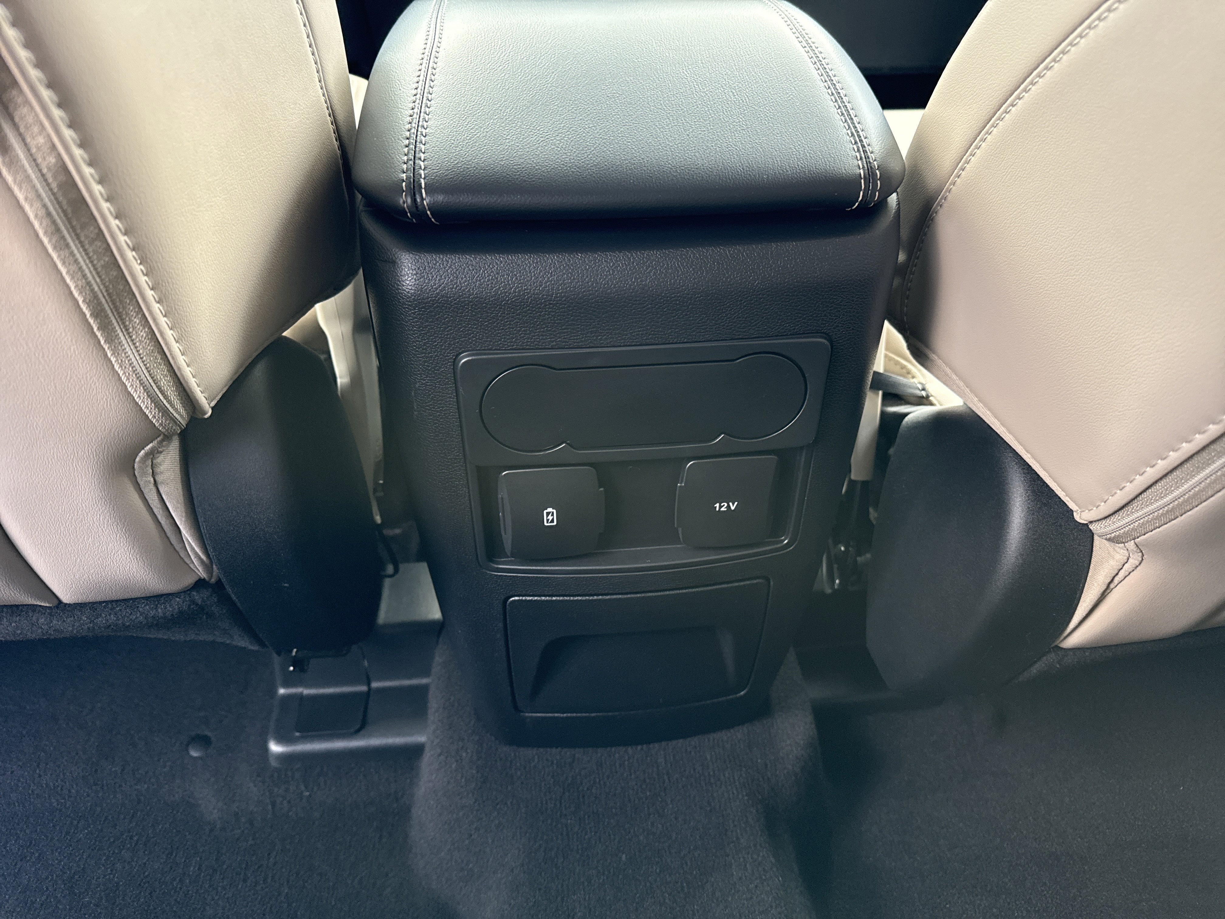 Used 2023 Ford Explorer XLT w/ Equipment Group 202A image 15