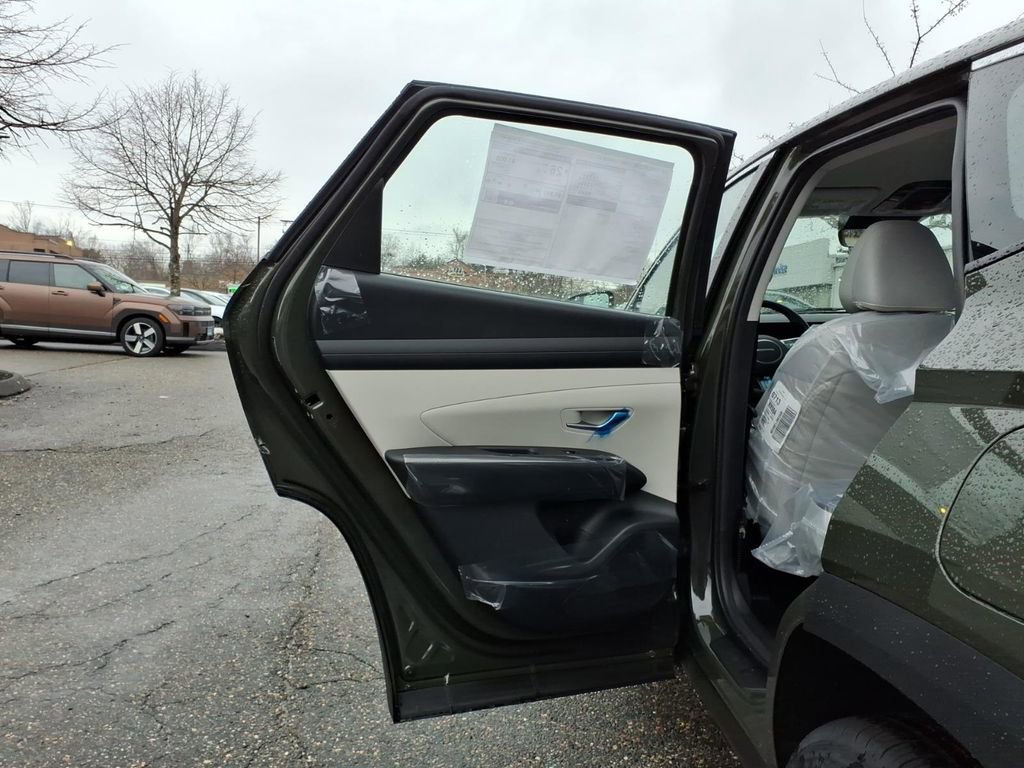 New 2026 Hyundai Tucson SE image 9