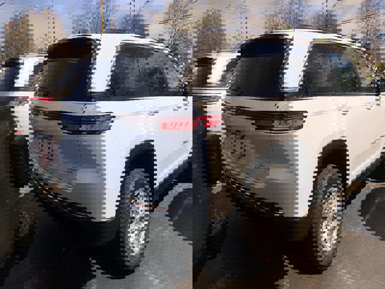 New 2026 Jeep Grand Cherokee Laredo image 13