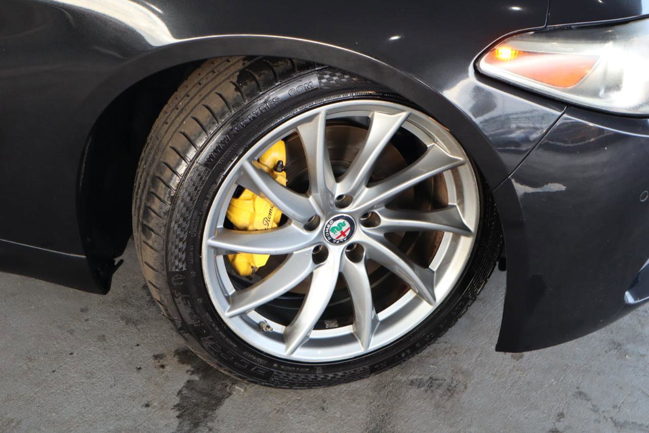Used 2017 Alfa Romeo Giulia image 3
