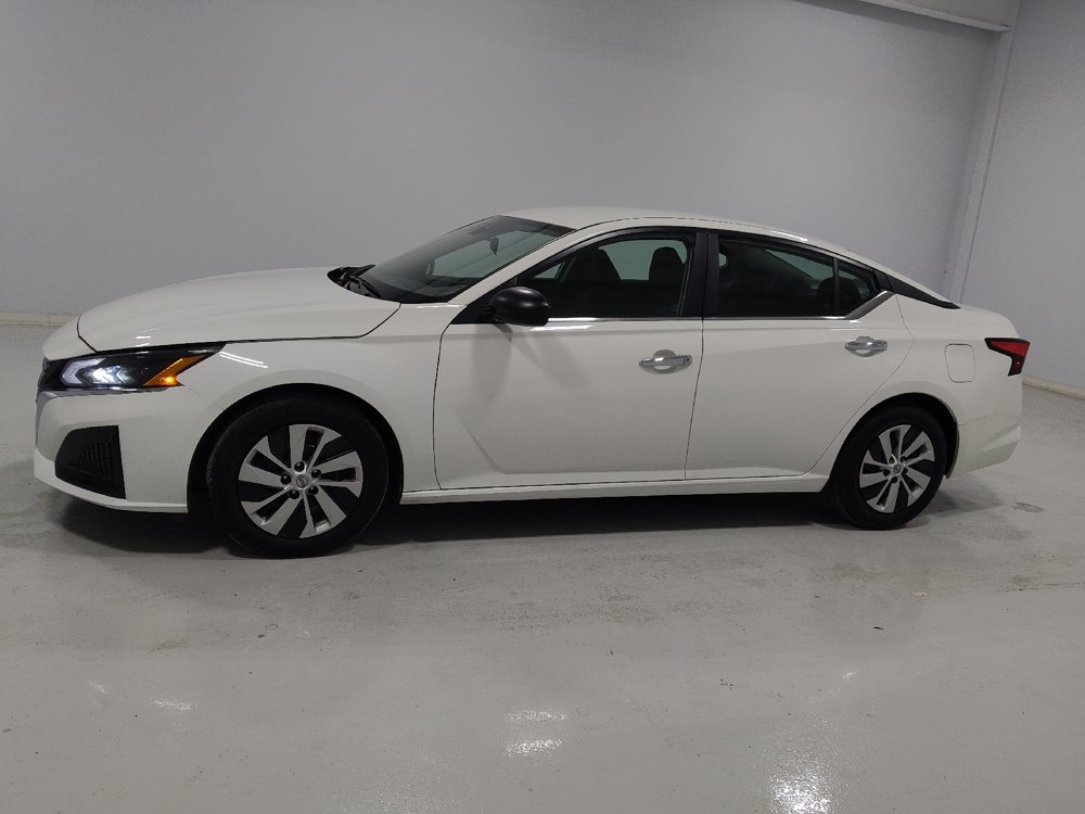 Used 2024 Nissan Altima 2.5 S image 2