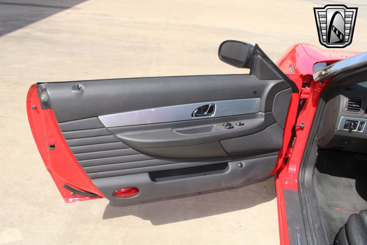 Used 2002 Ford Thunderbird image 17