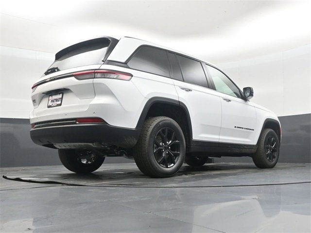 New 2025 Jeep Grand Cherokee Laredo image 40