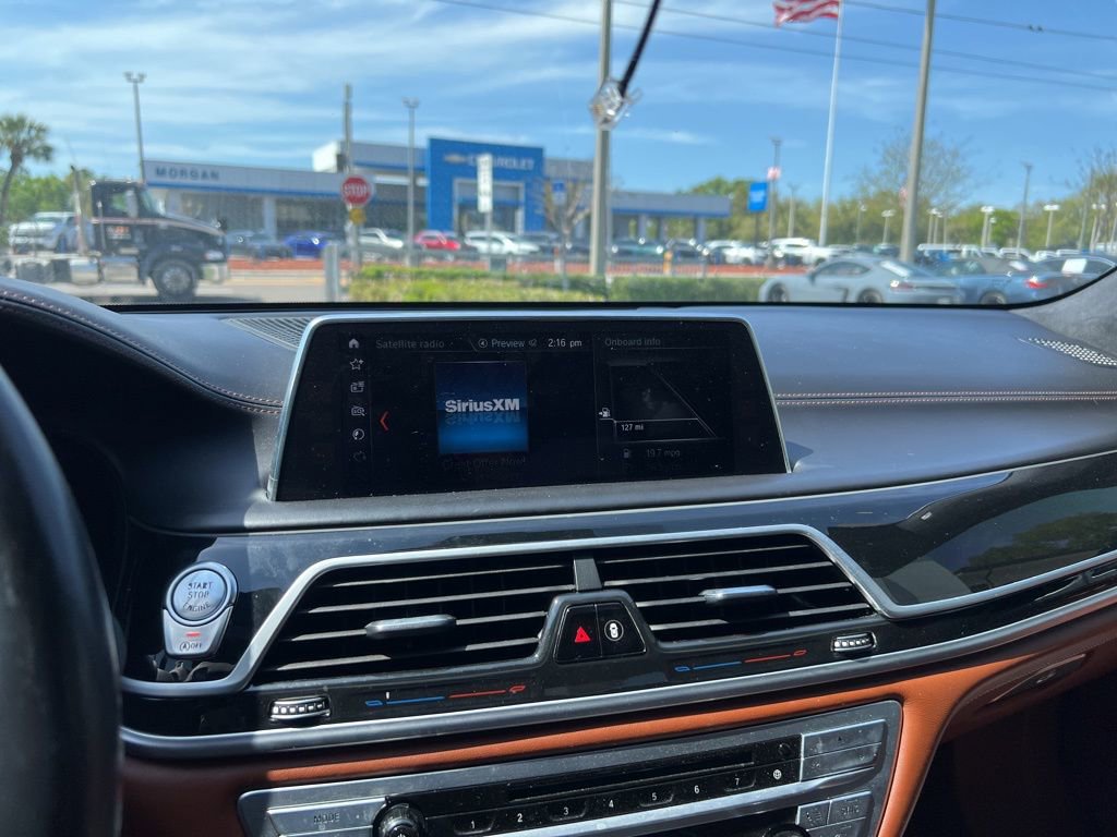 Used 2018 BMW 750i 750i image 2