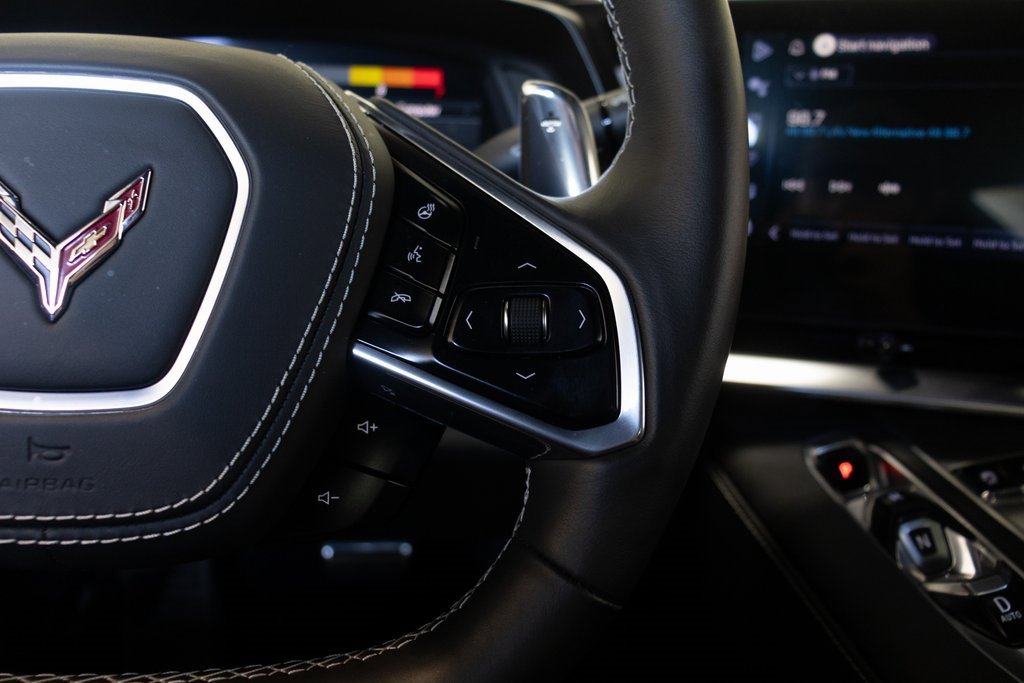 Used 2025 Chevrolet Corvette Stingray Preferred Cpe w/ 2LT image 23