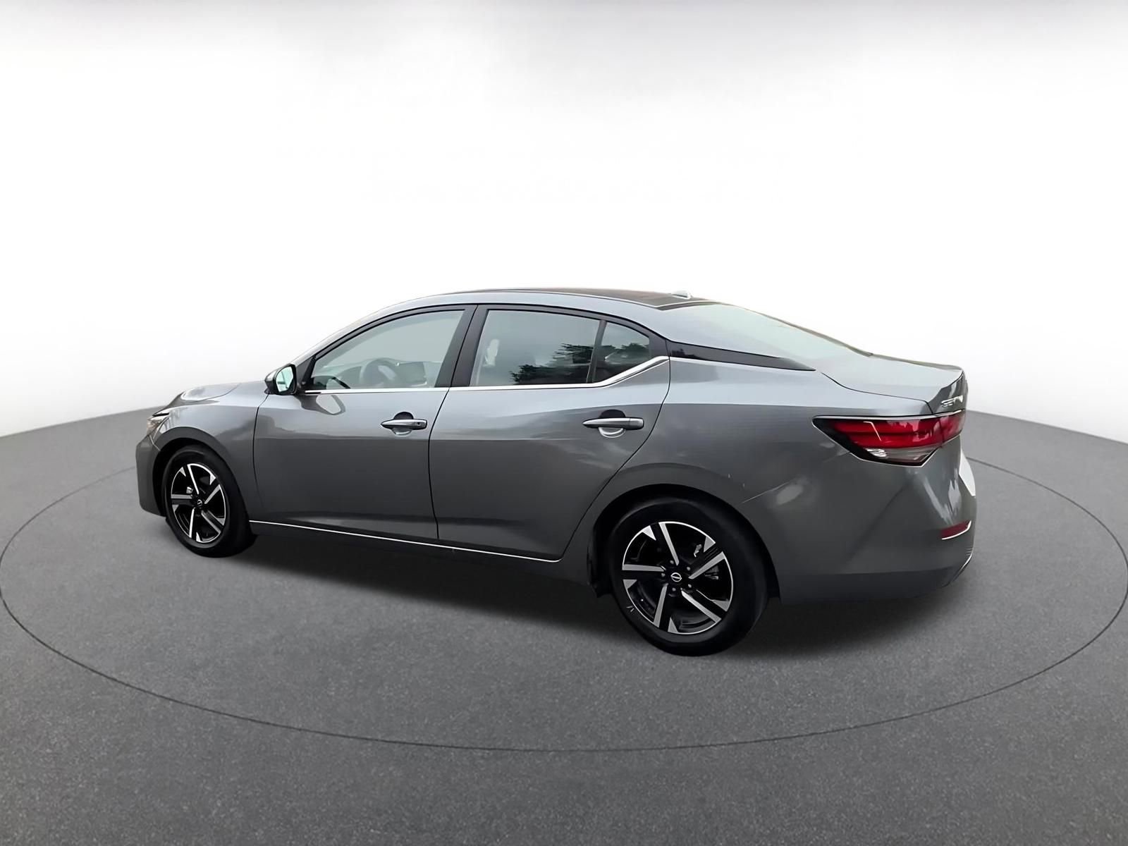 Used 2025 Nissan Sentra SV image 10