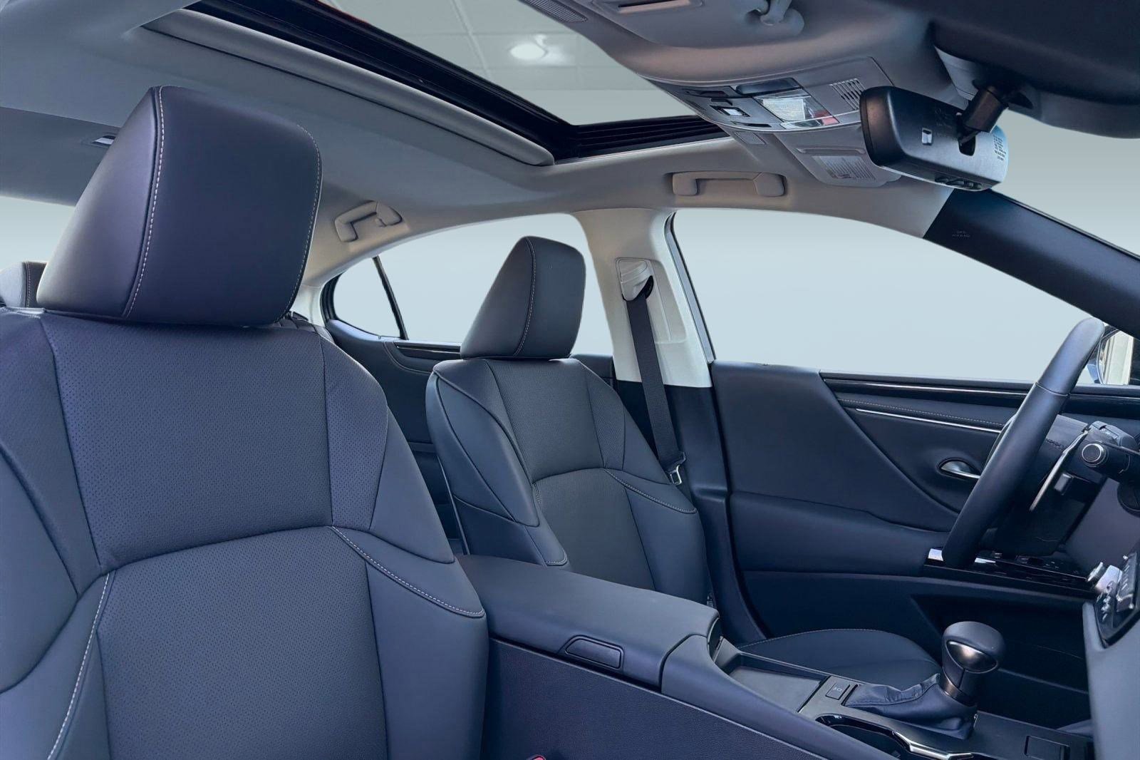 Used 2025 Lexus ES 350 image 31