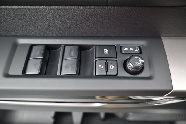 New 2026 Toyota Tundra Limited AWD/4WD image 9