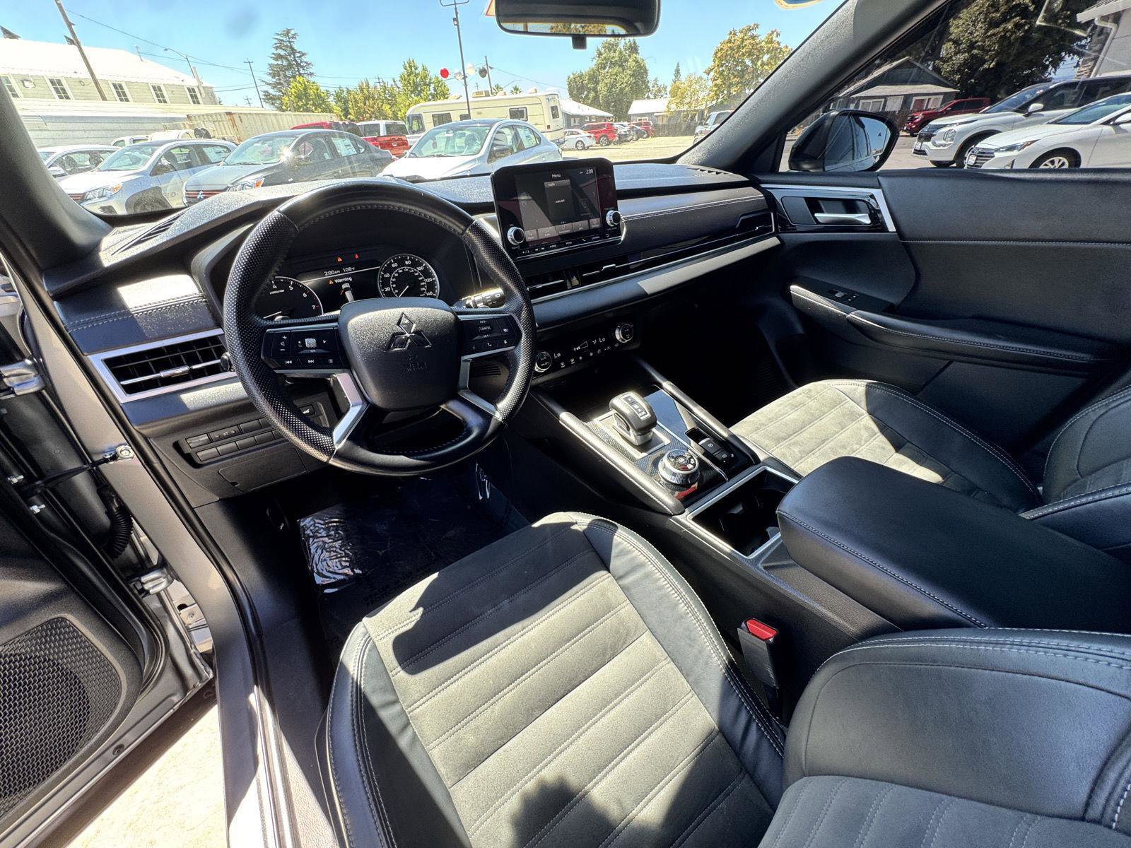 Used 2022 Mitsubishi Outlander SE image 22